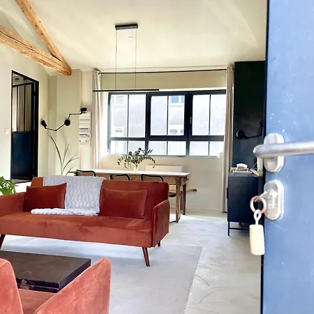 L Atelier De Menuiserie De Constant Villa *